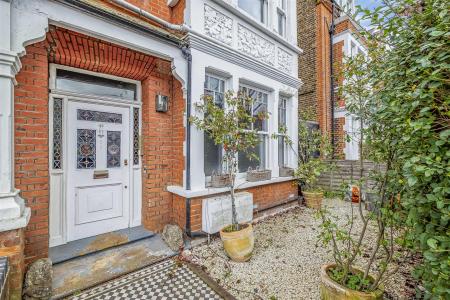 JA-Flat_3__23_Clarendon_Drive-3.jpg