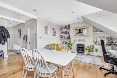 JA-Flat_3__23_Clarendon_Drive-9.jpg