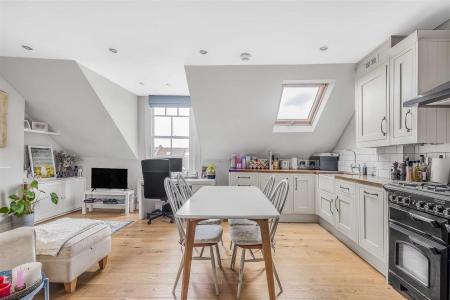 JA-Flat_3__23_Clarendon_Drive-8.jpg