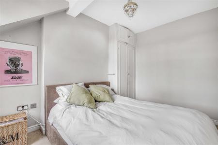JA-Flat_3__23_Clarendon_Drive-5.jpg