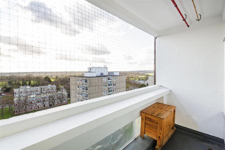 19644_james_anderson_43_woodcote_close_10_lo