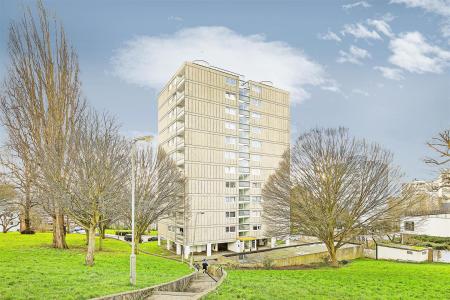 19644_james_anderson_43_woodcote_close_2_lo