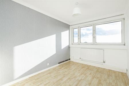 19644_james_anderson_43_woodcote_close_8_lo