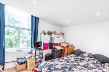 22227_134a_upper_richmond_road7_lo