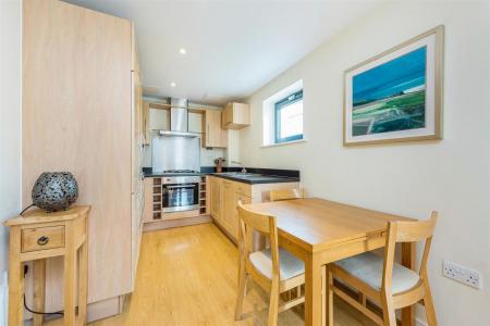 20318_ja_11_glouncester_house_6_lo