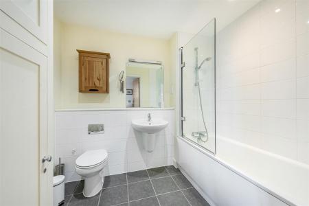 20318_ja_11_glouncester_house_3_lo