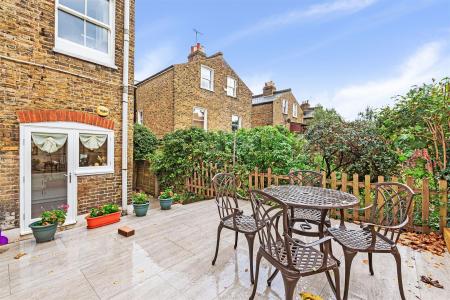 31685_ja_111_putney_bridge_road_3_lo