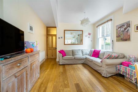 31685_ja_111_putney_bridge_road_7_lo