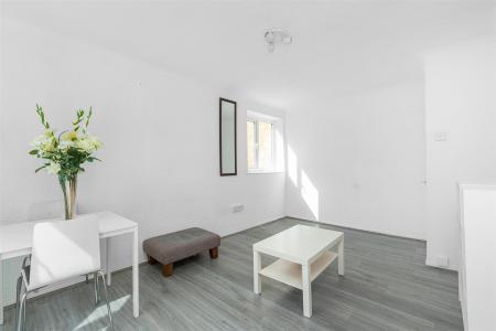 28367_ja_151_hayward_gardens_2_lo