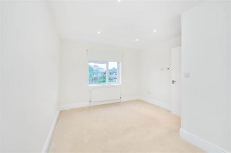 James_Anderson_-_36c_Roehampton_High_Street_SW15_4