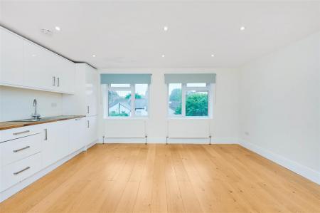 James_Anderson_-_36c_Roehampton_High_Street_SW15_4