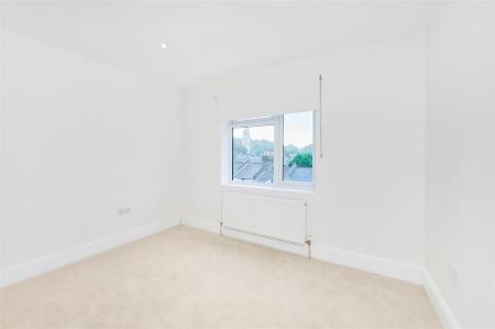 James_Anderson_-_36c_Roehampton_High_Street_SW15_4