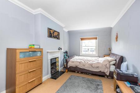 22699_james_anderson___flat_2_2_holmbush_road___13