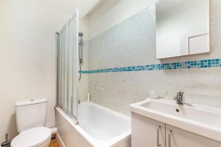 30572_james_anderson___flat_3_131_disraeli_road___