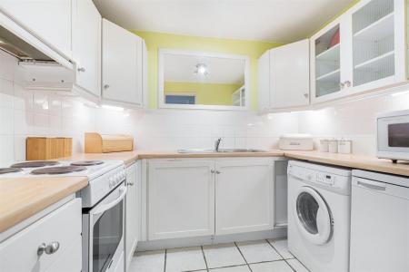 31445_ja_16_ashcombe_court_9_lo