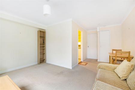 31445_ja_16_ashcombe_court_14_lo