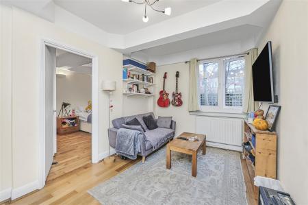 James_Anderson_-__Flat_4__windsor_court_20_frogmor