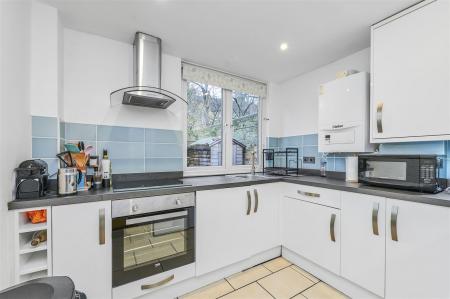 James_Anderson_-__Flat_4__windsor_court_20_frogmor