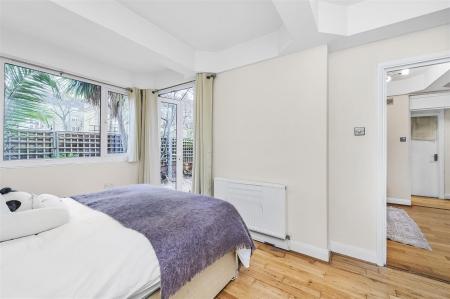 James_Anderson_-__Flat_4__windsor_court_20_frogmor