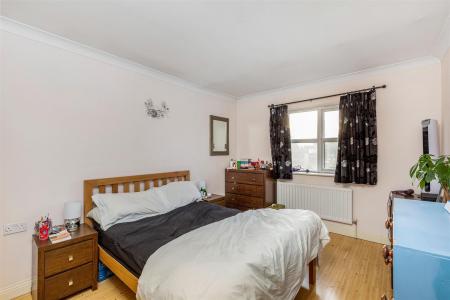 26541_james_anderson___14_milton_court___11_lo