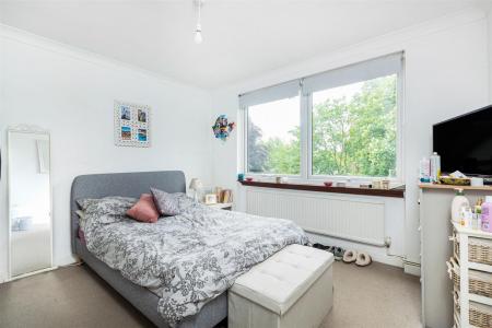 29314_ja_flat_11_melina_court_6_lo.jpg
