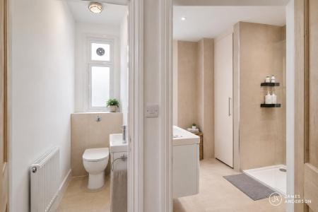 Bathroom 2.png