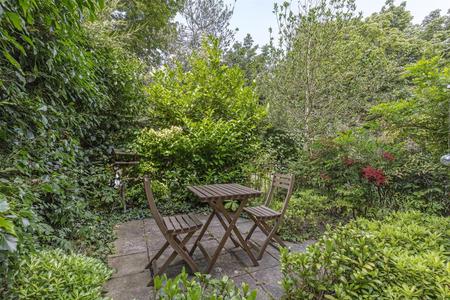 22174_8_ashcombe_court2_lo