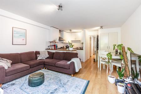 22174_8_ashcombe_court11_lo