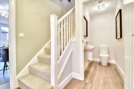 Hallway/Cloakroom