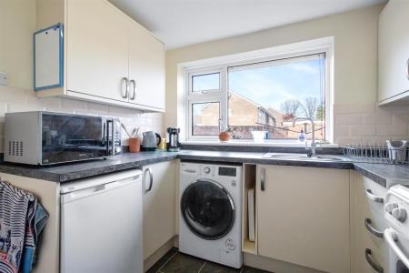 42 Bushby Gardens-009.jpg