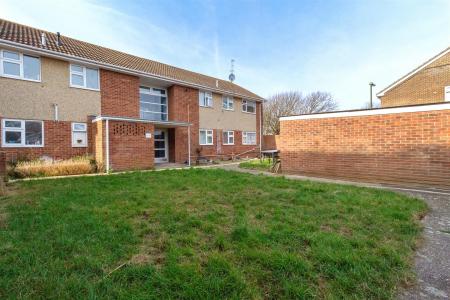 42 Bushby Gardens-011.jpg