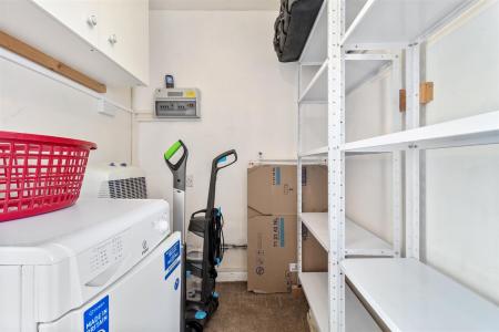 42 Bushby Gardens-003.jpg