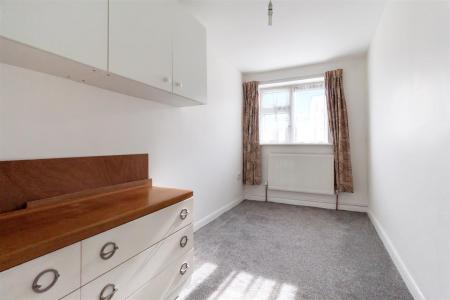 42 Bushby Gardens -002.jpg