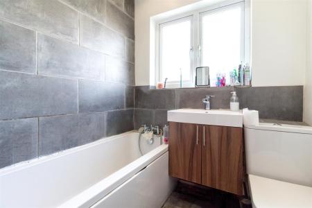 24 Salvington gardens-003.jpg