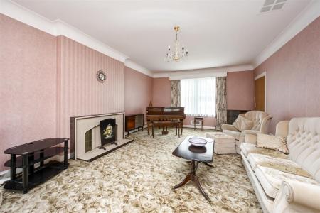 Beccles Road, 4-021.jpg