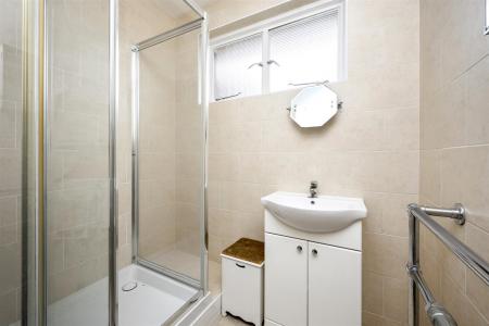 Beccles Road, 4-005.jpg