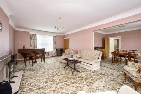 Beccles Road, 4-020.jpg