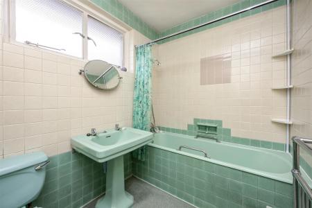 Beccles Road, 4-008.jpg