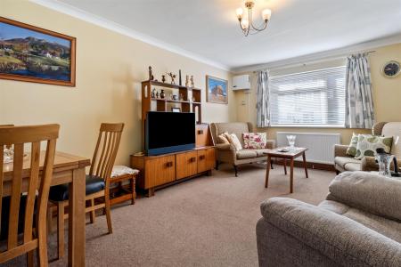 24,Norfolk Court-001.jpg