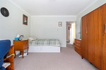 24,Norfolk Court-004.jpg