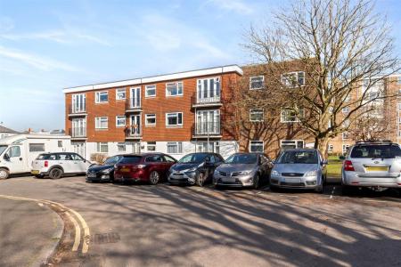 24,Norfolk Court-017.jpg