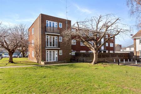 24,Norfolk Court-016.jpg