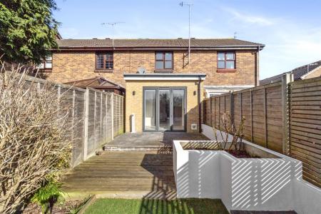 Pilgrims Close, 12-001.JPG