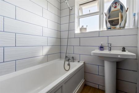 Pilgrims Close, 12-028.JPG