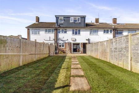 Pilgrims Close, 12-024.JPG