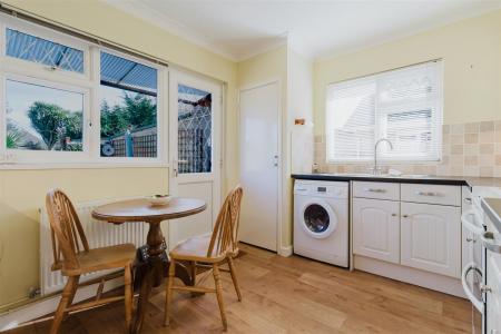 Windemere Crescent 32 - 6.jpg