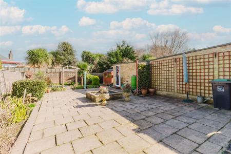 Windemere Crescent 32 - 4.jpg