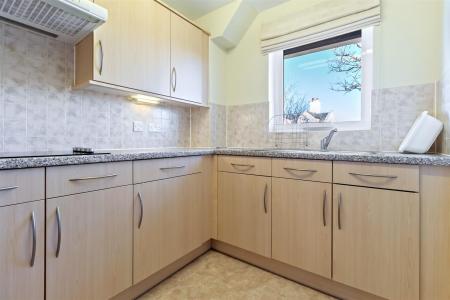 Amelia Court 31-008.jpg