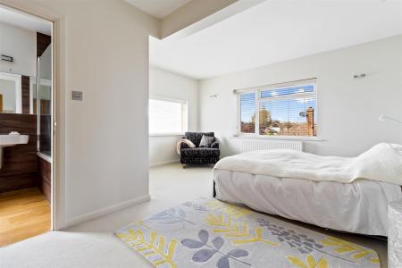 Nutley Drive 18-032.jpg