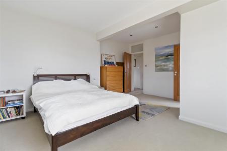 Nutley Drive 18-033.jpg